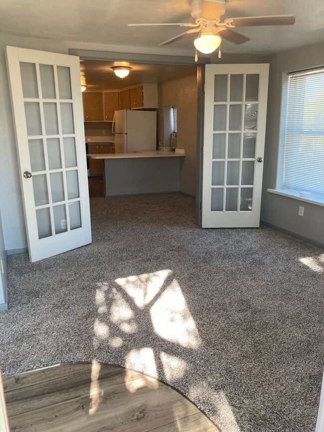 1600 Homewood Ave in Dodge City, KS - Building Photo - Building Photo