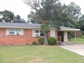 1010 Pennsylvania Dr in Pensacola, FL - Building Photo