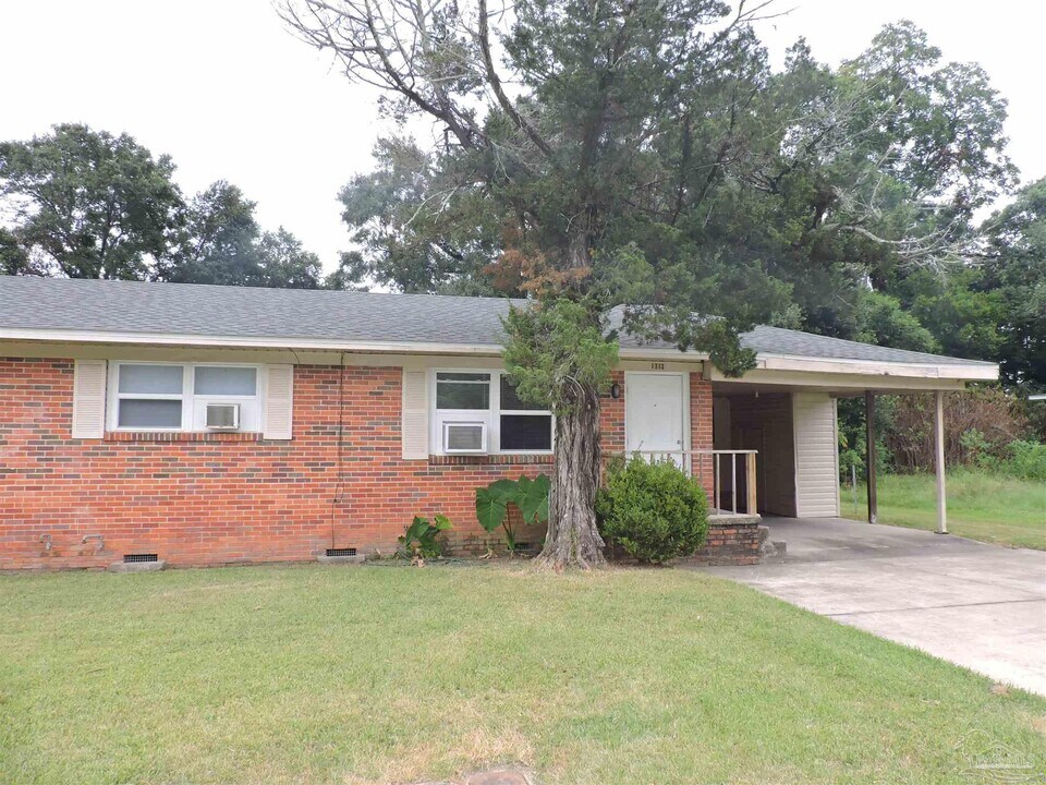 1010 Pennsylvania Dr in Pensacola, FL - Building Photo