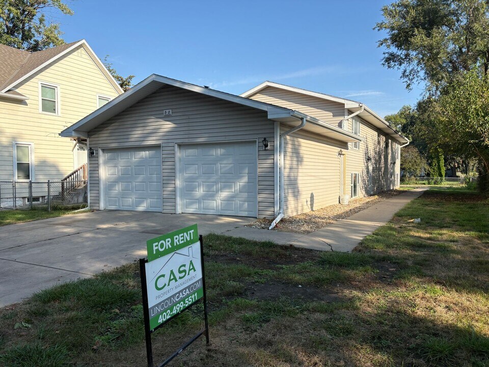 808 Peach St-Unit -#1 in Lincoln, NE - Building Photo