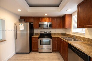 9235 SW 8th St, Unit #403 in Boca Raton, FL - Building Photo