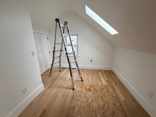 14 Cutter Ave, Unit 2 in Somerville, MA - Foto de edificio - Building Photo