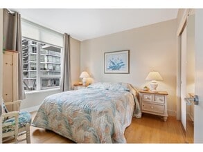 1473 Johnston Rd in White Rock, BC - Building Photo - Building Photo