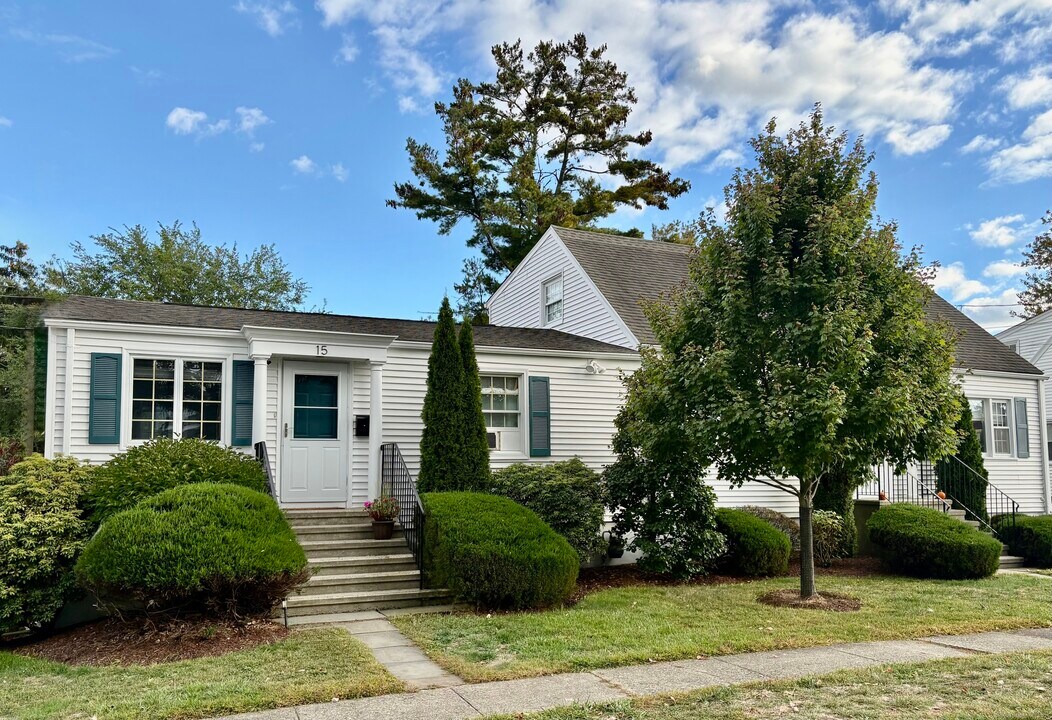 15 Welch Terrace in Fairfield, CT - Building Photo