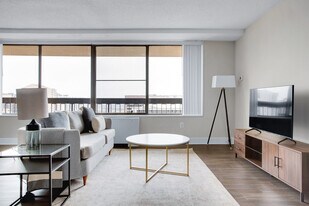 1515 Richmond Hwy in Arlington, VA - Building Photo