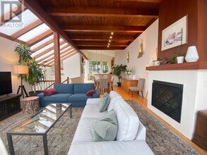 251-6 6th St W in North Vancouver, BC - Building Photo - Building Photo