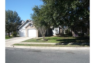 8903 Shadow Wood Ln in Converse, TX - Building Photo - Building Photo