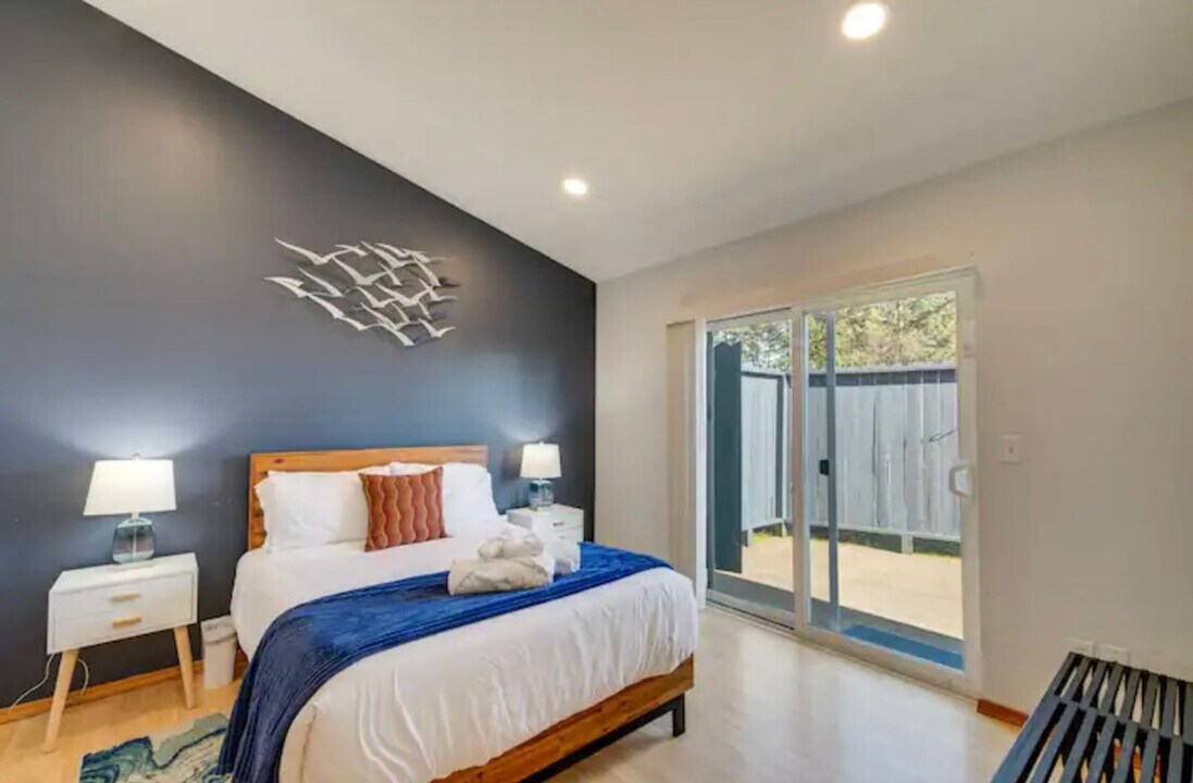1030 Mt Olympus Ave SE in Ocean Shores, WA - Building Photo