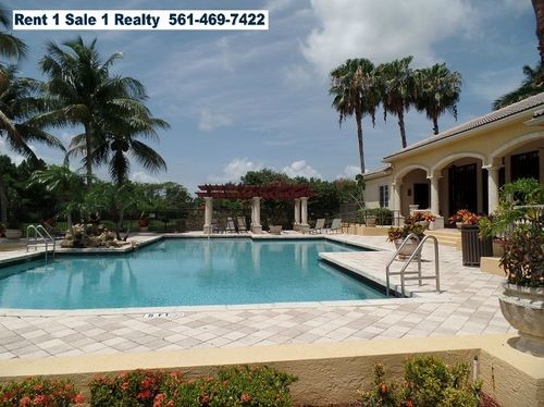 500 Crestwood Ct N in Royal Palm Beach, FL - Building Photo - Building Photo