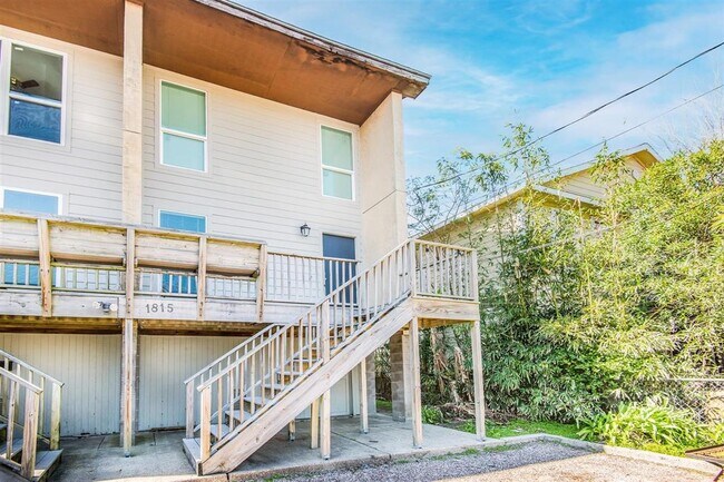 1817 Biovu Dr-Unit -1815 in Galveston, TX - Building Photo - Building Photo