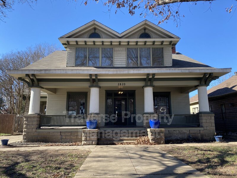 2820 Travis Ave in Fort Worth, TX - Building Photo