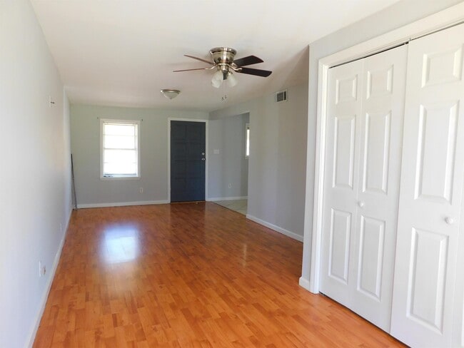1307 Meadowview Dr in Bossier City, LA - Building Photo - Building Photo