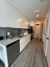 2010 NW 1st Ct, Unit S2 in Miami, FL - Building Photo - Building Photo