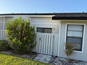 4255 Willow Pond Cir in West Palm Beach, FL - Building Photo - Building Photo