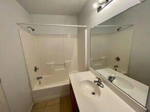 524 N Clinton Ave in Lubbock, TX - Building Photo - Building Photo
