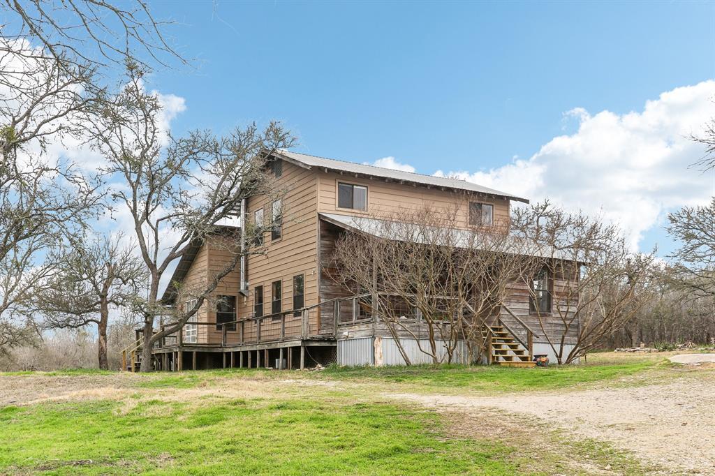 110 Mc Dowell Rd in Del Valle, TX - Building Photo