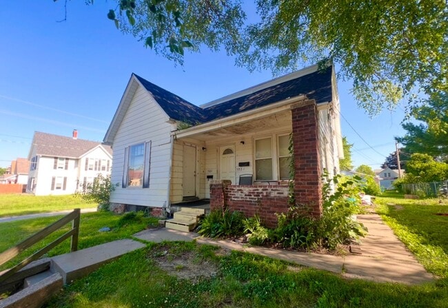 501-503 16th Ave in Moline, IL - Building Photo - Building Photo
