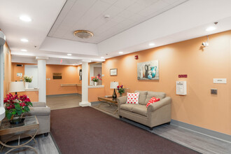 Krause Gardens Senior Living (55+) in Manchester, CT - Foto de edificio - Lobby