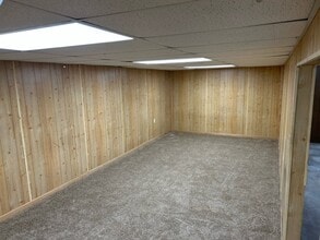 1642 Brickville Rd, Unit C  L Properties LLC in Sycamore, IL - Building Photo - Building Photo