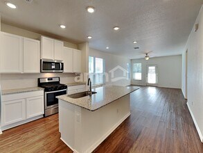 421 Pebble Bend in New Braunfels, TX - Building Photo - Building Photo