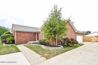 5613 Ree Dr in Louisville, KY - Building Photo - Building Photo