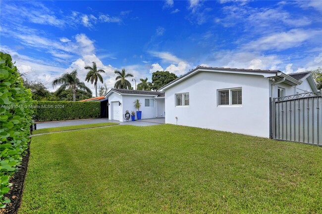 9611 SW 59th Ter in Miami, FL - Building Photo - Building Photo