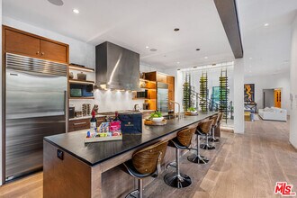 727 N Beverly Glen Blvd in Los Angeles, CA - Building Photo - Building Photo