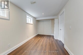 4351 Dublin Crescent in Burlington, ON - Building Photo - Building Photo