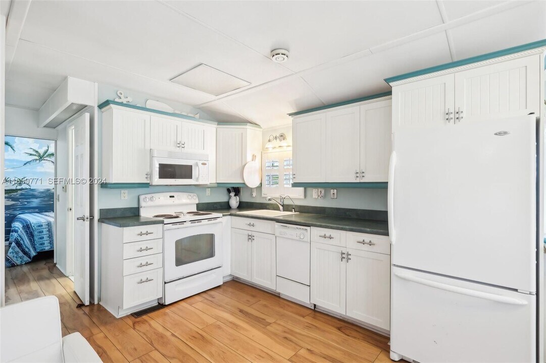 10851 S Ocean Dr in Jensen Beach, FL - Building Photo