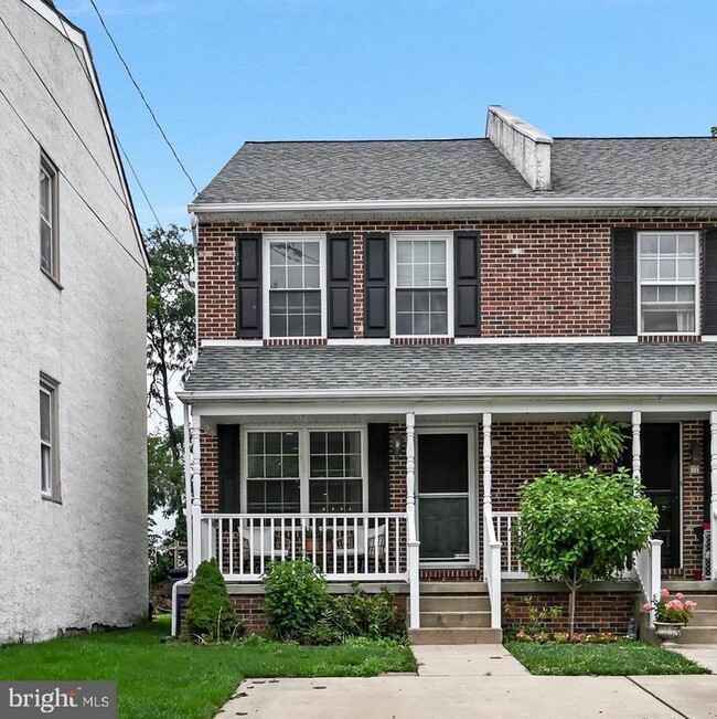 39 Wood St in Conshohocken, PA - Building Photo - Building Photo