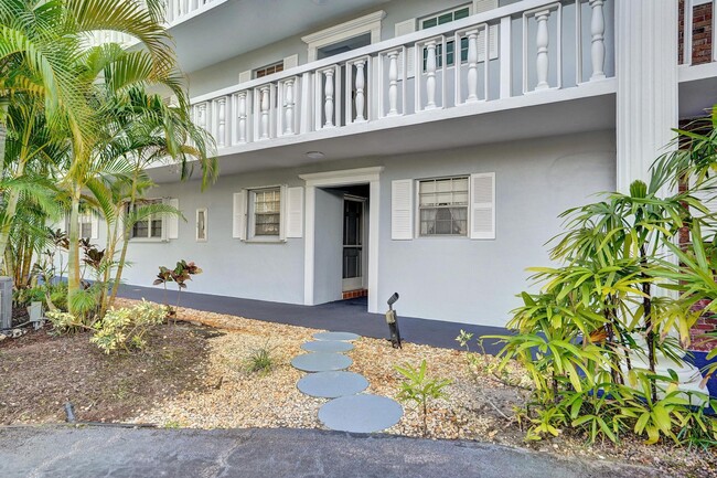 169 Atlantis Blvd in Atlantis, FL - Building Photo - Building Photo