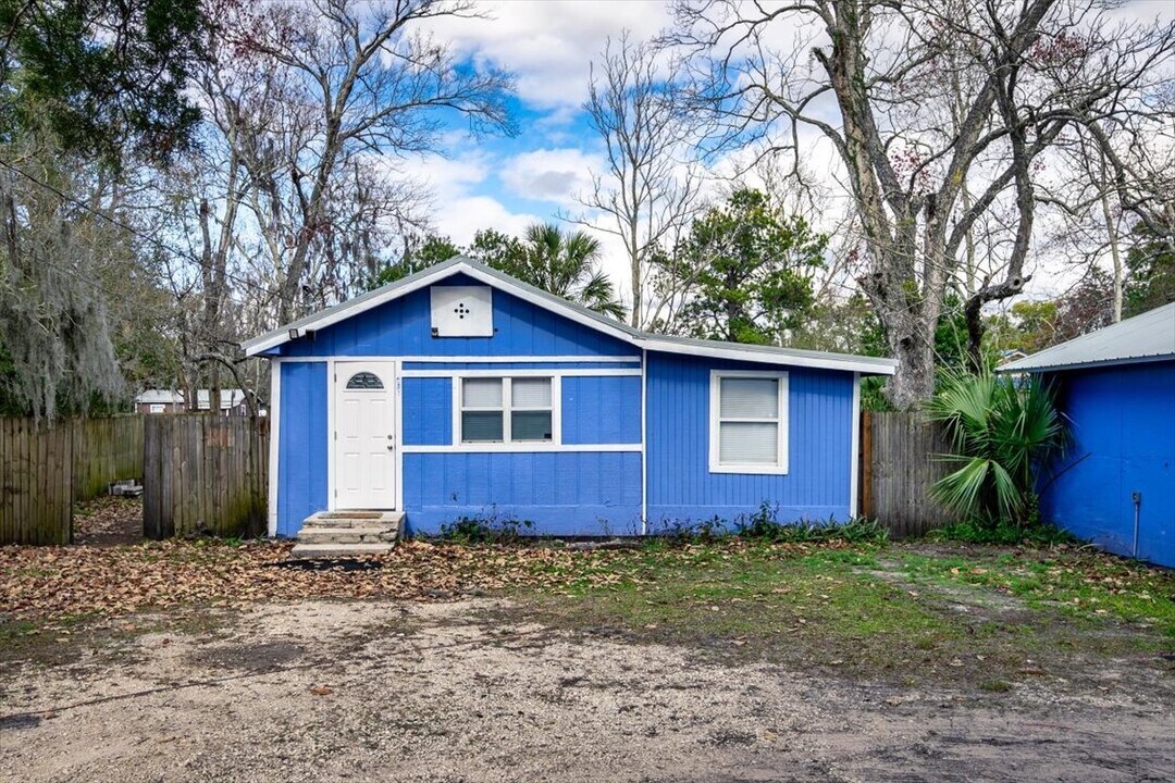 531 New Berlin Rd in Jacksonville, FL - Building Photo