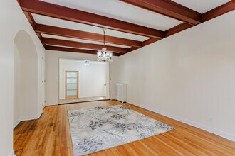 5131 S Blackstone Ave in Chicago, IL - Building Photo - Building Photo