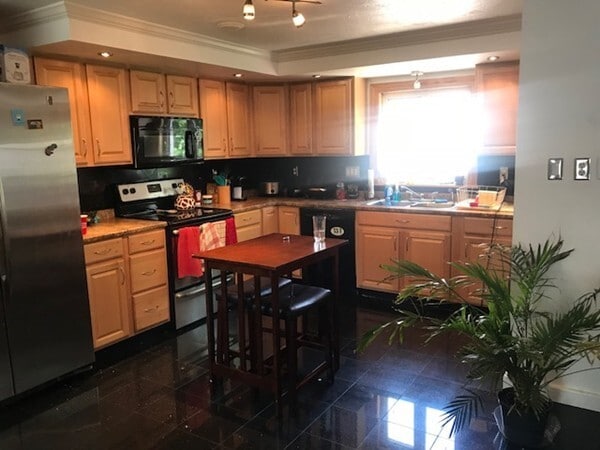 145 Pearl St, Unit 2