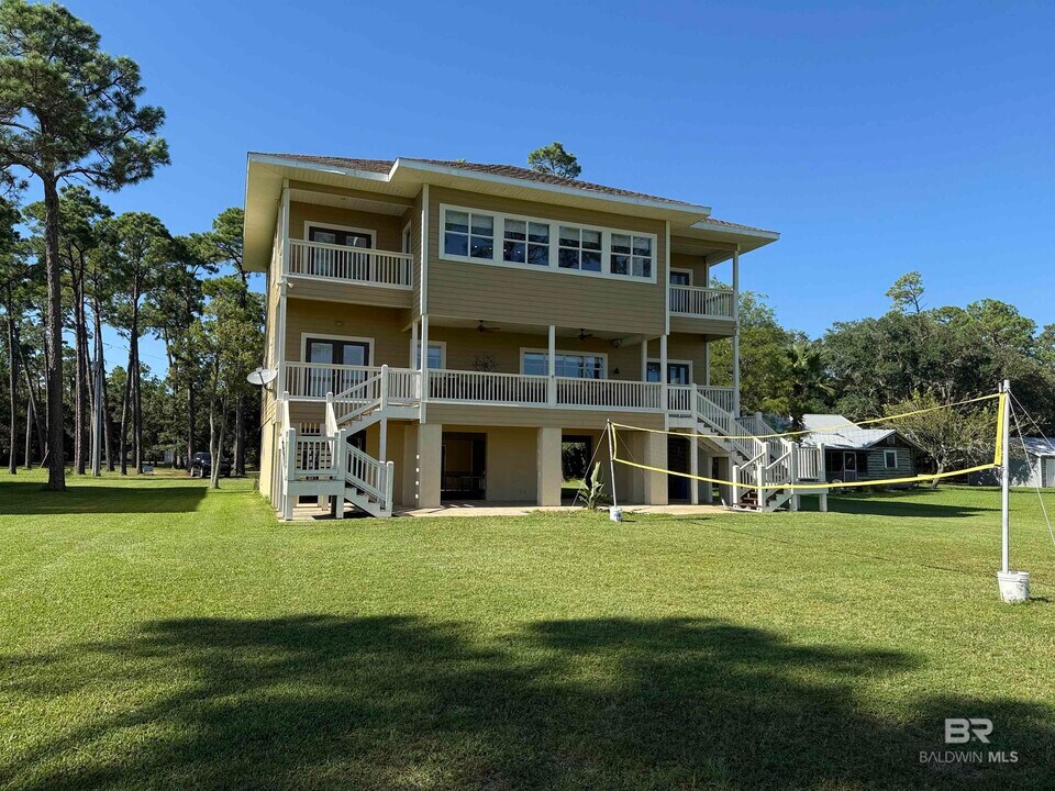 29394 Josephine Dr in Elberta, AL - Building Photo