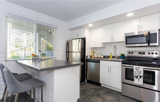 32 Arcadia in Phoenix, AZ - Building Photo