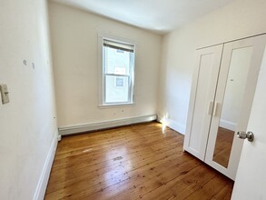 4 Folsom Ave, Unit 3 in Boston, MA - Building Photo - Building Photo