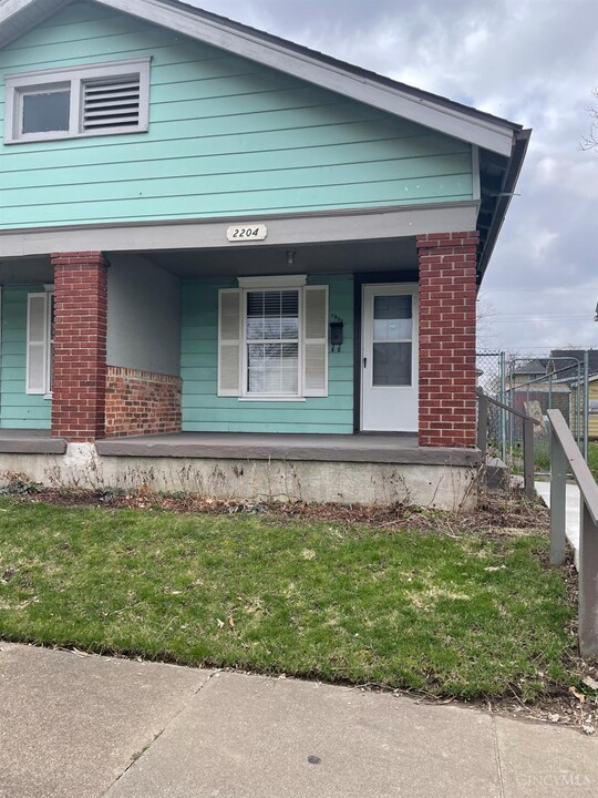 2204 Queen Ave in Middletown, OH - Building Photo