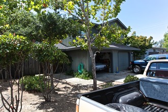 1036-1040 W 1st St in Sonoma, CA - Building Photo - Building Photo