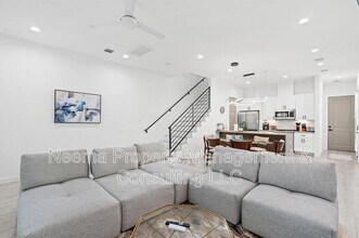 6825 Cadillac St in Houston, TX - Building Photo - Building Photo