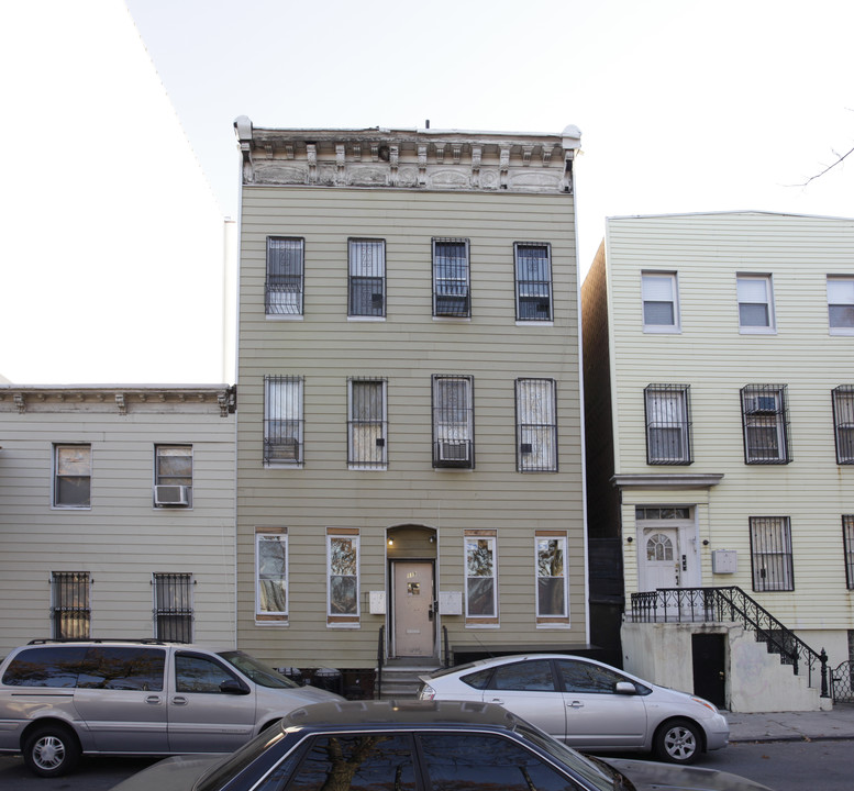 119 Taaffe Pl in Brooklyn, NY - Building Photo