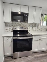 27 Estates Ln in Shoreham, NY - Building Photo - Building Photo