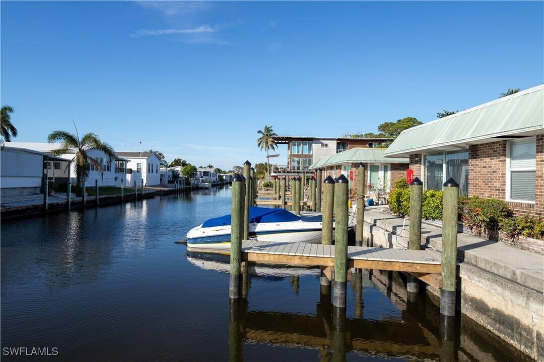 2836 Arbutus St in Naples, FL - Building Photo