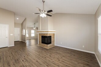 4218 W Creedance Blvd in Glendale, AZ - Building Photo - Building Photo