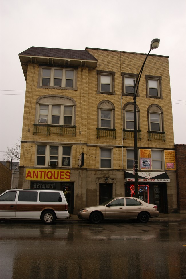 4606 N Elston Ave