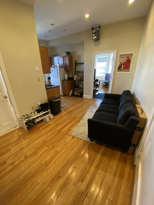 1185 Commonwealth Ave, Unit 20 in Boston, MA - Building Photo