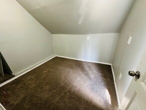 8710 Vineyard Ave in Cleveland, OH - Building Photo - Building Photo