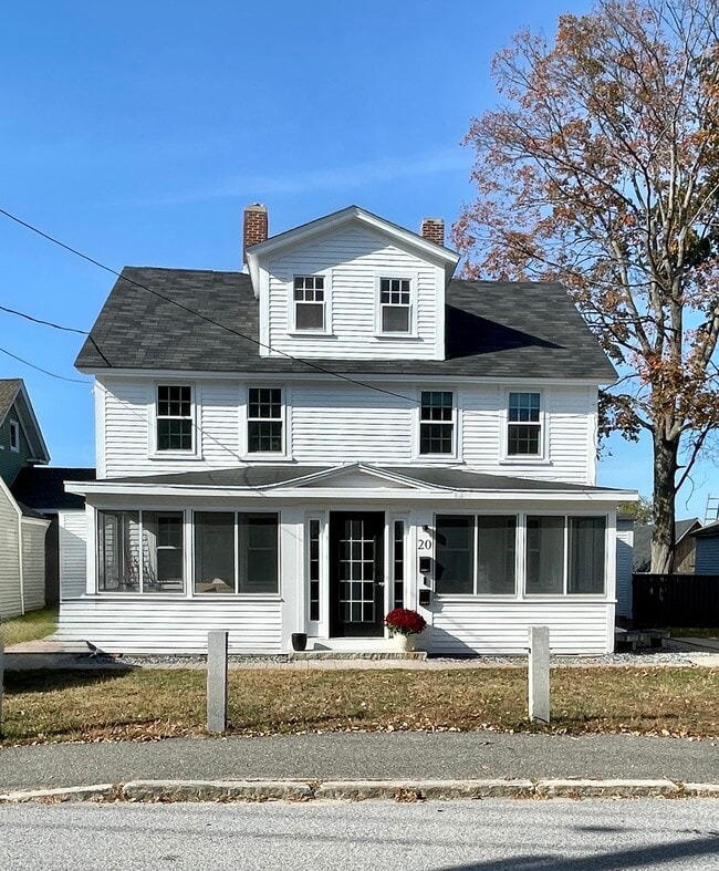 20 Chapel St, Unit 2