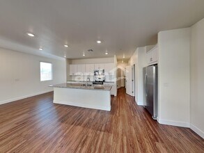 322 Palazza Reserve Pl in Henderson, NV - Foto de edificio - Building Photo