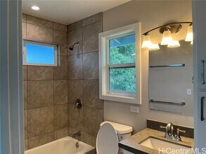 45-143 William Henry Rd in Kaneohe, HI - Foto de edificio - Building Photo